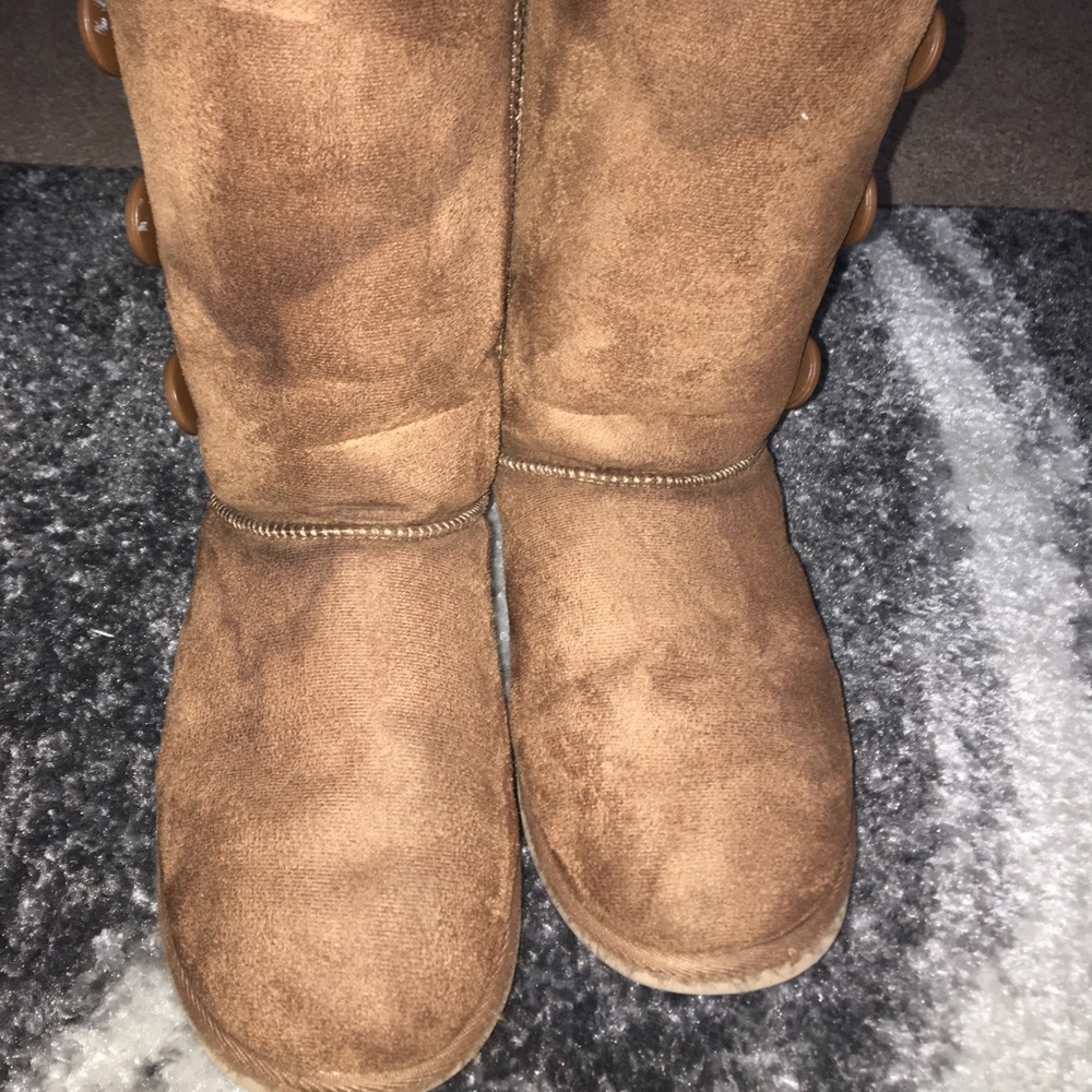 Women’s Ugg bailey button triplet boot